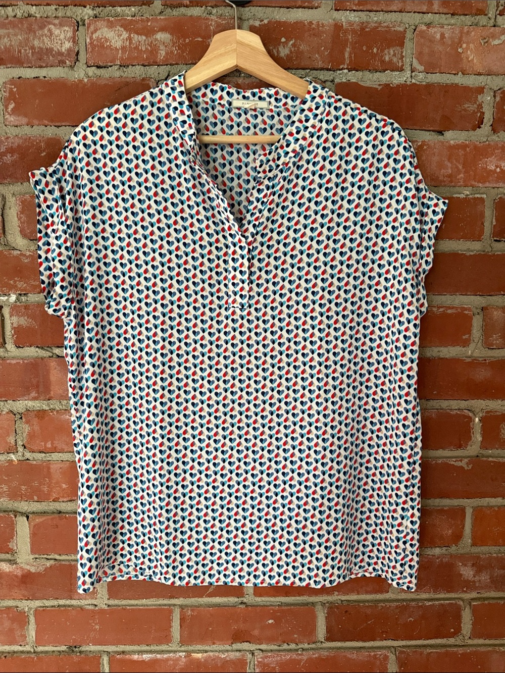 Pleione White Short Sleeve V-Neck Top with Navy & Red Print